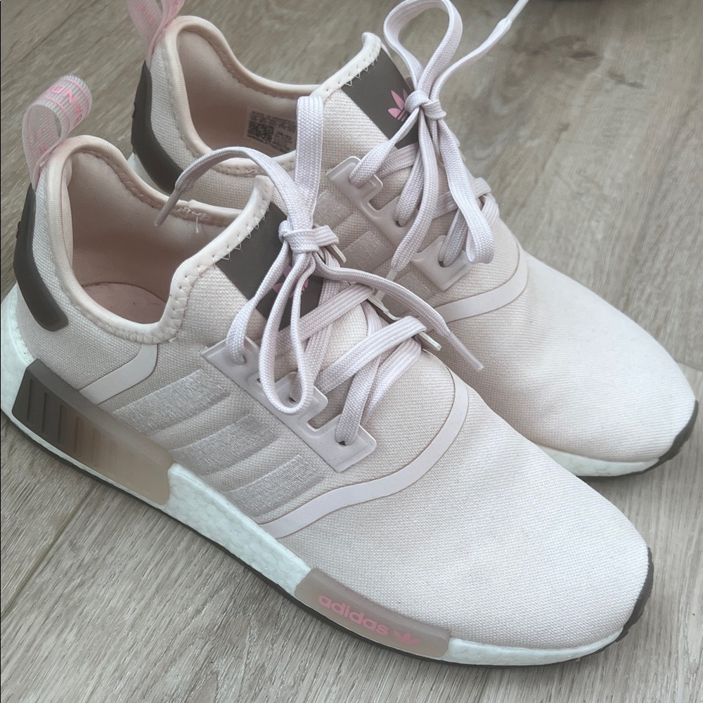 Adidas Women's Light Pink Sneakers